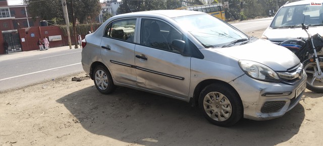 Second-hand 2016 Honda Amaze E i-VTEC for sale in Saharanpur (UP)-4