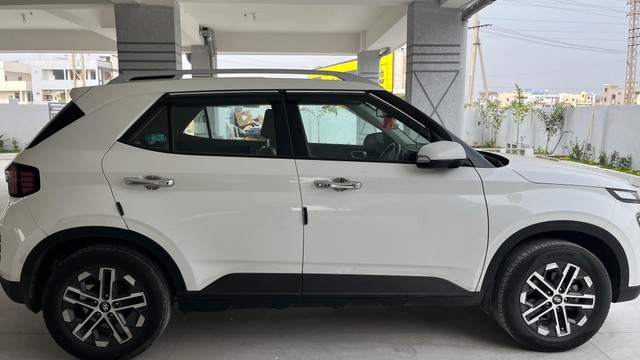 Second-hand 2024 Hyundai Venue S Opt Turbo for sale in Warangal-1