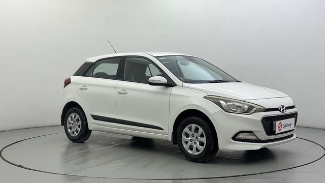 Second-hand 2015 Hyundai i20 Sportz 1.2 for sale in Ahmedabad-1