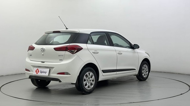 Second-hand 2015 Hyundai i20 Sportz 1.2 for sale in Ahmedabad-3