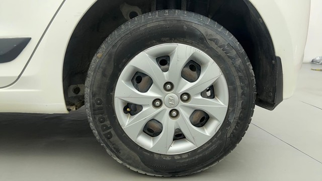 Second-hand 2015 Hyundai i20 Sportz 1.2 for sale in Ahmedabad-19