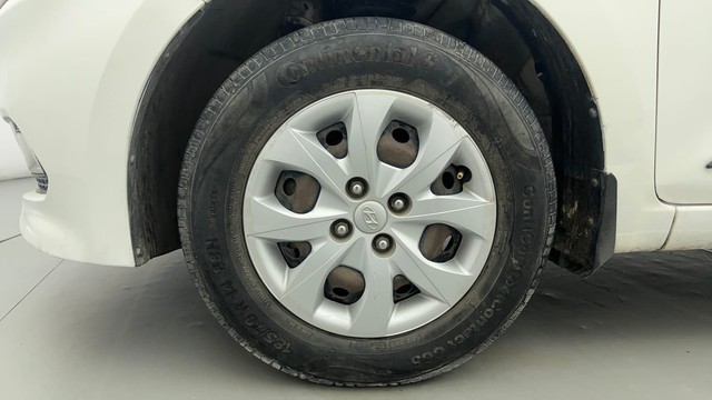 Second-hand 2015 Hyundai i20 Sportz 1.2 for sale in Ahmedabad-20