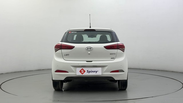 Second-hand 2015 Hyundai i20 Sportz 1.2 for sale in Ahmedabad-4