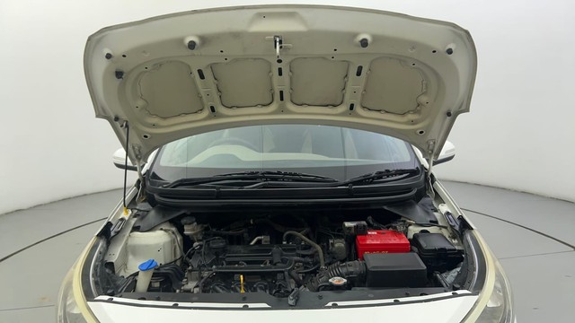 Second-hand 2015 Hyundai i20 Sportz 1.2 for sale in Ahmedabad-8