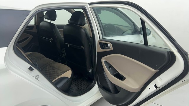 Second-hand 2015 Hyundai i20 Sportz 1.2 for sale in Ahmedabad-29