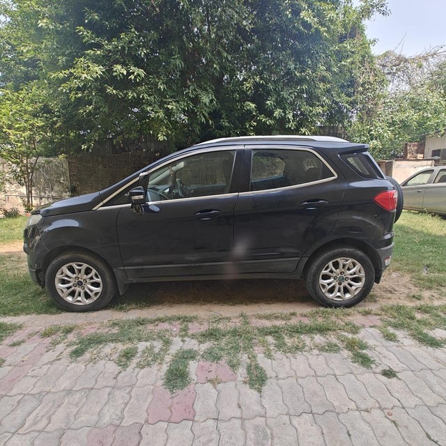 Second-hand 2014 Ford Ecosport 1.5 DV5 MT Titanium for sale in Lucknow-5