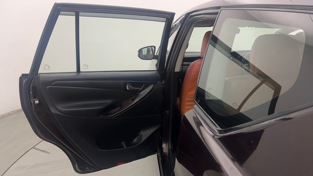 Second-hand 2016 Toyota Innova Crysta 2.4 GX AT 8 STR for sale in Chandigarh-27