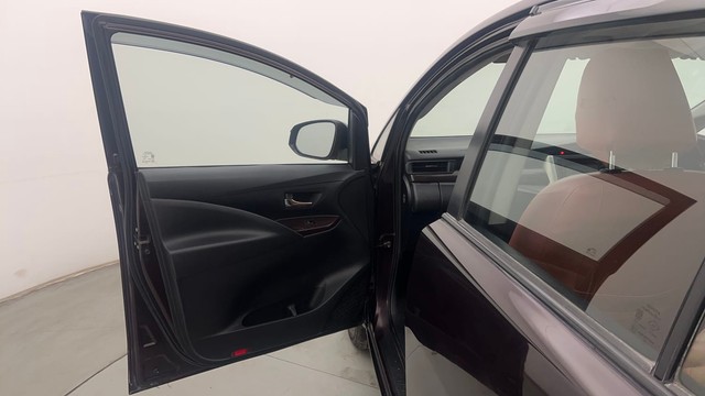 Second-hand 2016 Toyota Innova Crysta 2.4 GX AT 8 STR for sale in Chandigarh-32