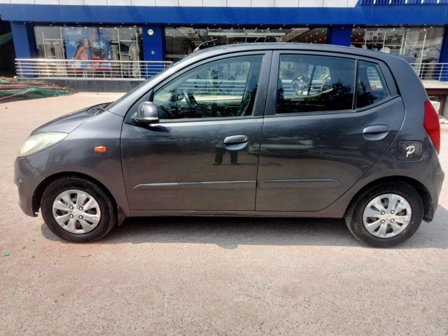 Second-hand 2012 Hyundai i10 Sportz for sale in Hyderabad-3
