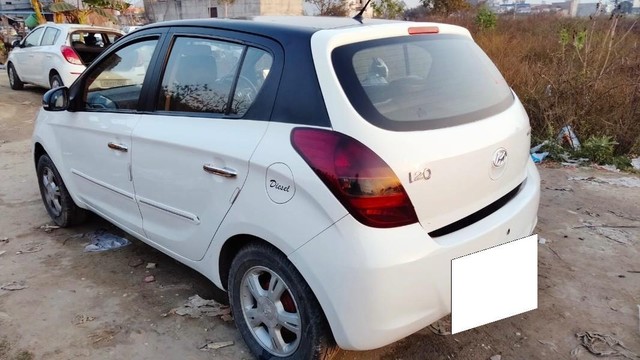 Second-hand 2012 Hyundai i20 Sportz 1.4 CRDi for sale in Jalandhar-4