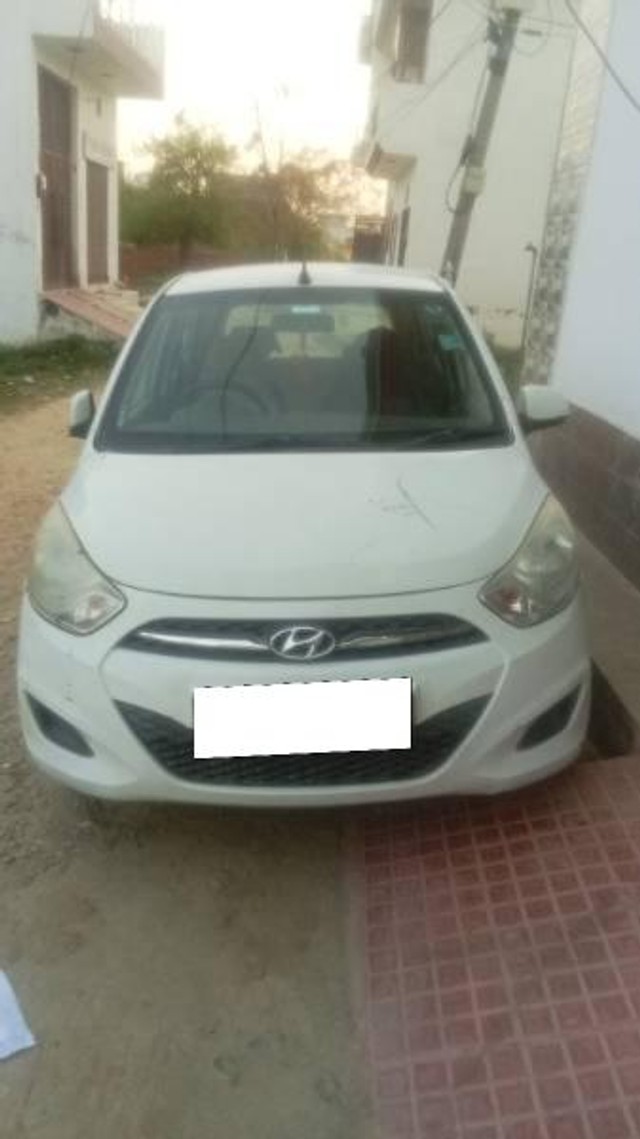 Hyundai i10 Sportz Second-hand 2012 Hyundai i10 Sportz for sale in Meerut-0