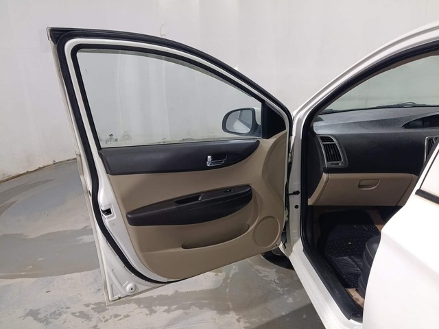 Second-hand 2012 Hyundai i20 Sportz 1.2 for sale in Kochi-27