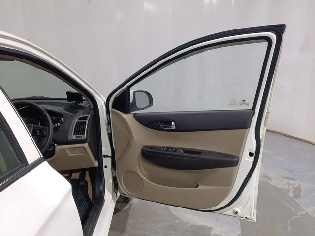 Second-hand 2012 Hyundai i20 Sportz 1.2 for sale in Kochi-16