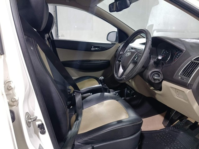 Second-hand 2012 Hyundai i20 Sportz 1.2 for sale in Kochi-15