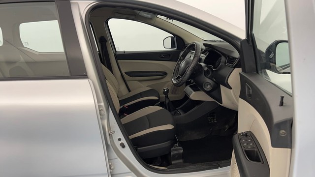 Second-hand 2023 Renault Triber RXT for sale in Lucknow-15