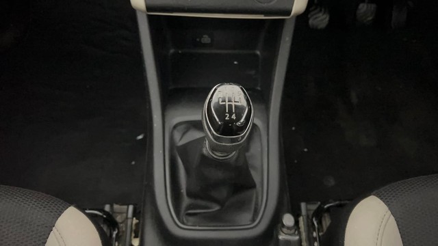 Second-hand 2023 Renault Triber RXT for sale in Lucknow-12