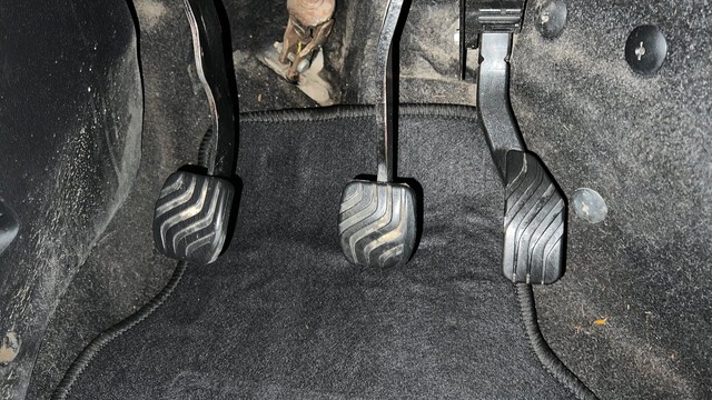 Second-hand 2023 Renault Triber RXT for sale in Lucknow-14