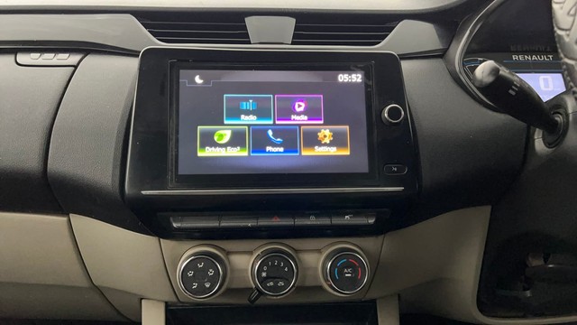 Second-hand 2023 Renault Triber RXT for sale in Lucknow-36