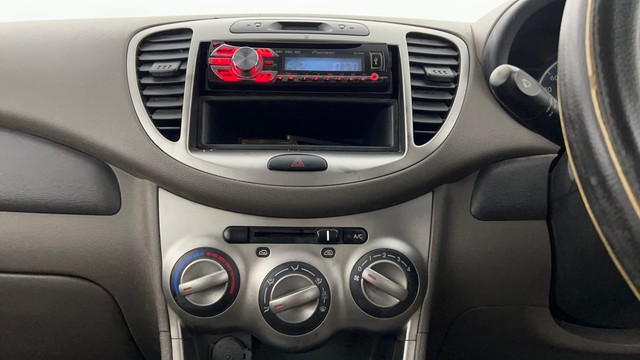 Second-hand 2013 Hyundai i10 Magna 1.2 for sale in Lucknow-34