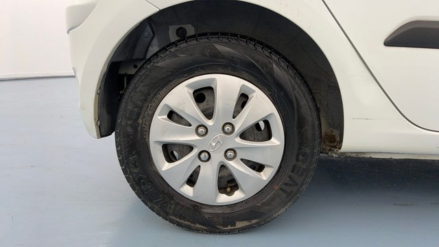 Second-hand 2013 Hyundai i10 Magna 1.2 for sale in Lucknow-18