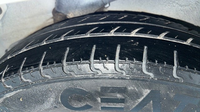 Second-hand 2013 Hyundai i10 Magna 1.2 for sale in Lucknow-23