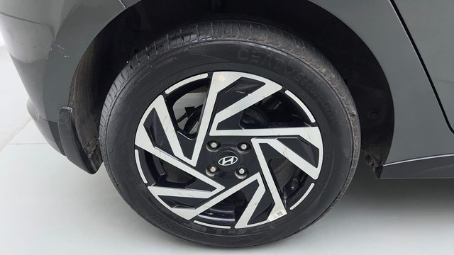 Second-hand 2024 Hyundai i20 Asta 1.2 for sale in Noida-18