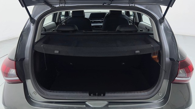 Second-hand 2024 Hyundai i20 Asta 1.2 for sale in Noida-9