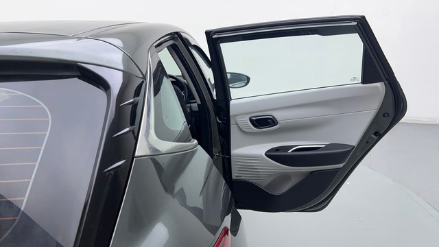 Second-hand 2024 Hyundai i20 Asta 1.2 for sale in Noida-33