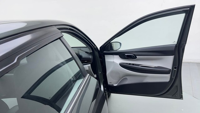 Second-hand 2024 Hyundai i20 Asta 1.2 for sale in Noida-16