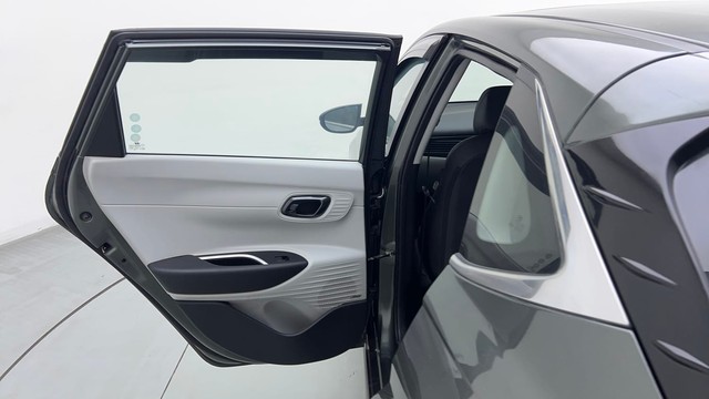 Second-hand 2024 Hyundai i20 Asta 1.2 for sale in Noida-27