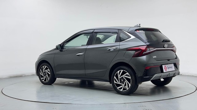 Second-hand 2024 Hyundai i20 Asta 1.2 for sale in Noida-5