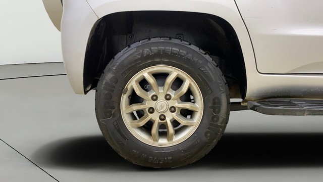 Second-hand 2015 Mahindra TUV 300 T8 for sale in Mumbai-27