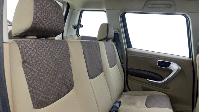 Second-hand 2015 Mahindra TUV 300 T8 for sale in Mumbai-7