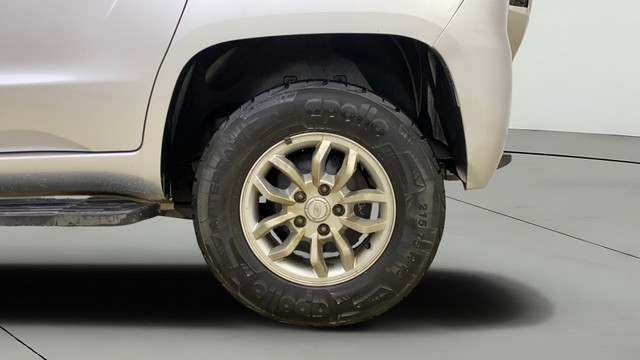 Second-hand 2015 Mahindra TUV 300 T8 for sale in Mumbai-28