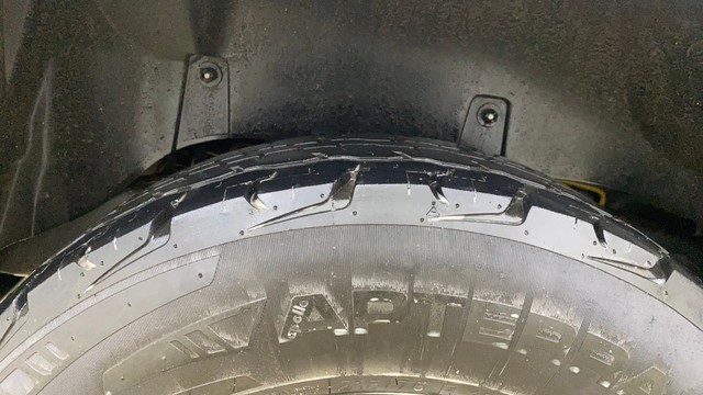 Second-hand 2015 Mahindra TUV 300 T8 for sale in Mumbai-10