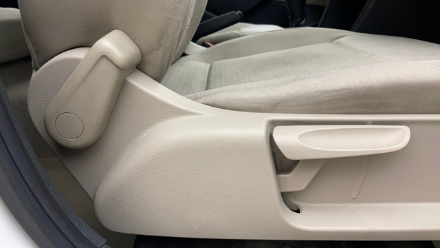 Volkswagen Polo Petrol Comfortline 1.2L Second-hand 2013 Volkswagen Polo Petrol Comfortline 1.2L for sale in Hyderabad-9