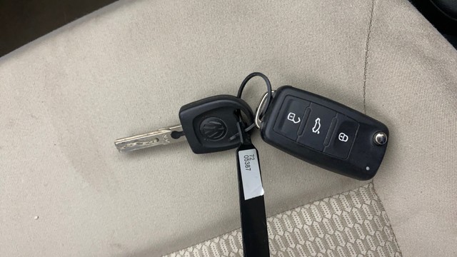 Volkswagen Polo Petrol Comfortline 1.2L Second-hand 2013 Volkswagen Polo Petrol Comfortline 1.2L for sale in Hyderabad-5