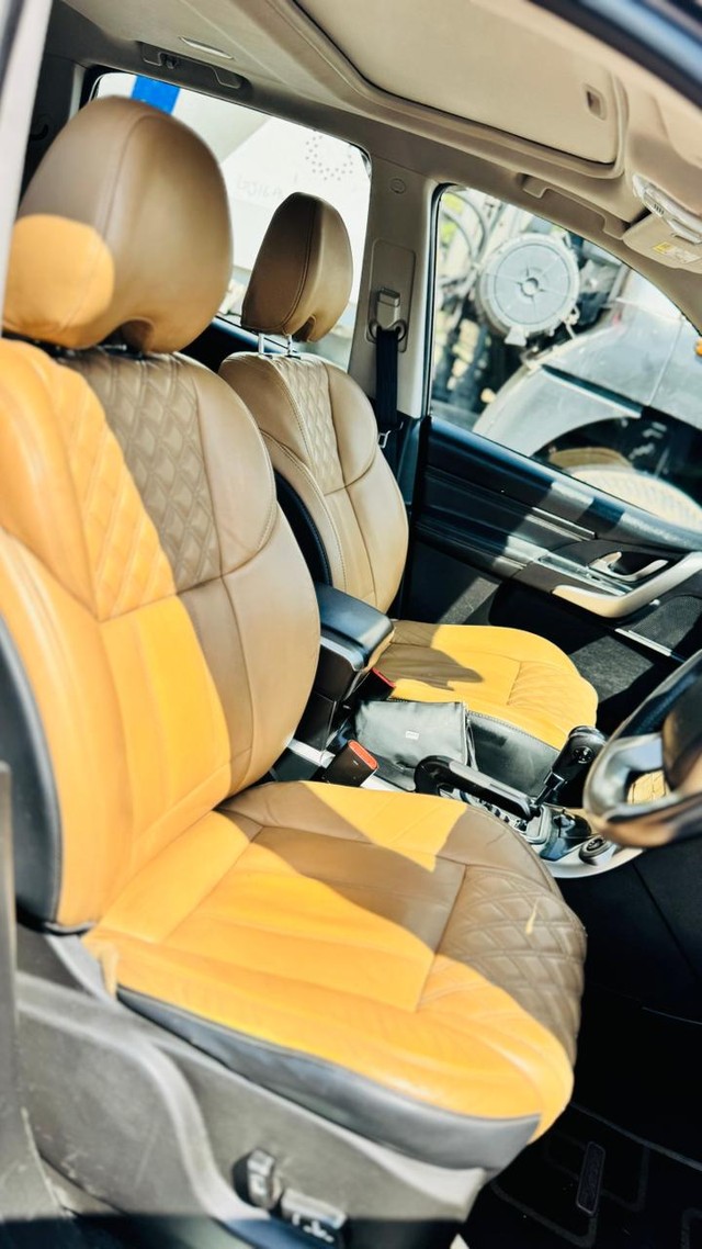 Second-hand 2020 Mahindra XUV500 W11 AT BSIV for sale in Surat-8