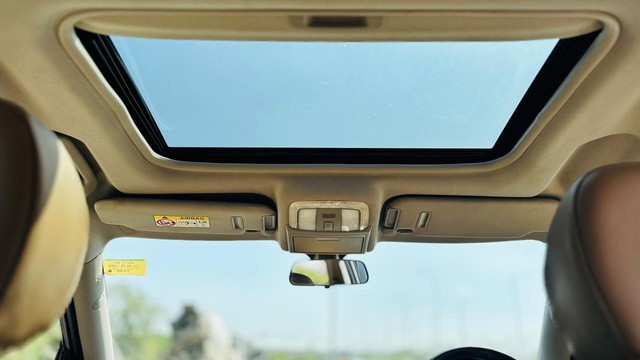 Second-hand 2020 Mahindra XUV500 W11 AT BSIV for sale in Surat-13