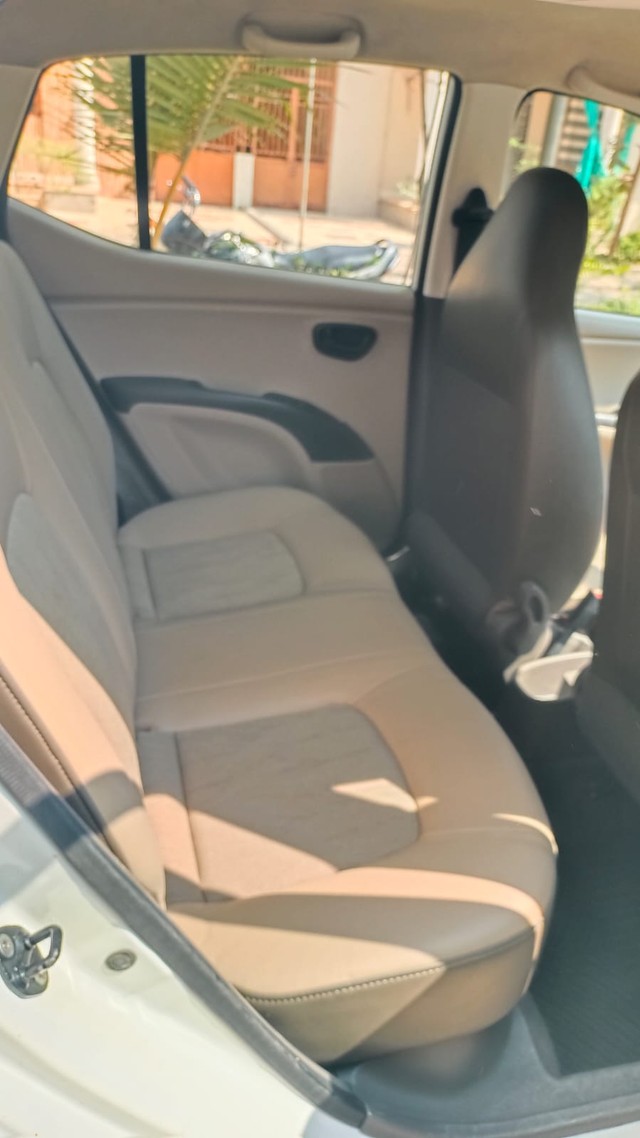 Second-hand 2015 Hyundai i10 Magna 1.1 iTech SE for sale in Ahmedabad-5