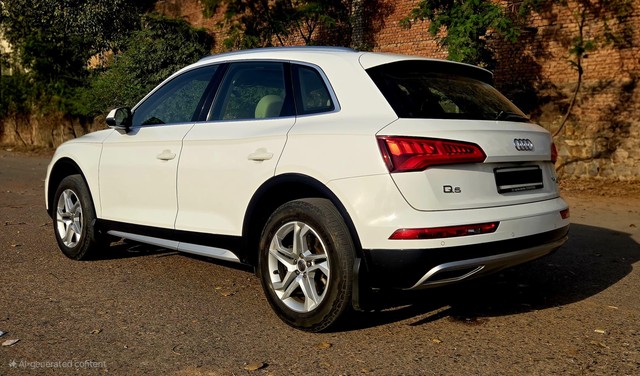 Second-hand 2019 Audi Q5 45 TFSI Premium Plus for sale in New Delhi-3
