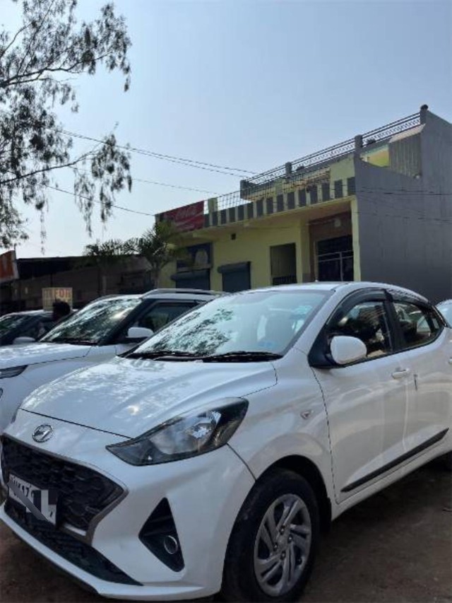Second-hand 2022 Hyundai Aura S CNG for sale in Roorkee-6