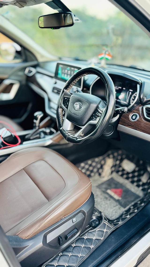 Second-hand 2022 Tata Harrier XZA Plus AT BSVI for sale in Surat-15