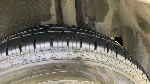 Second-hand 2014 Maruti Suzuki Swift VXI for sale in Navi Mumbai-4