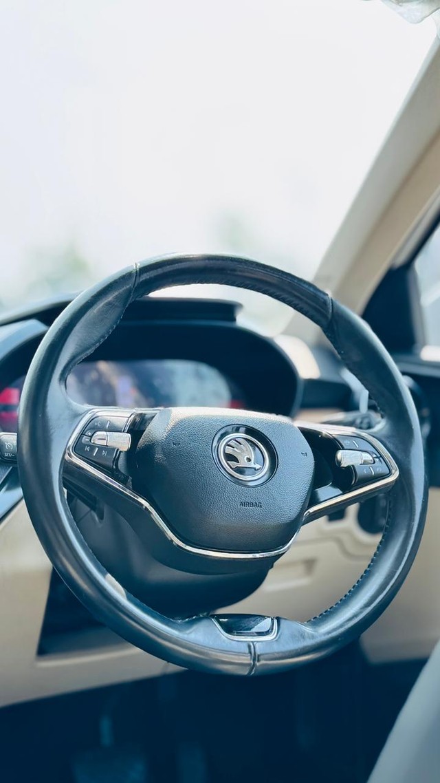 Skoda Slavia 1.0 TSI Style AT BSVI Second-hand 2022 Skoda Slavia 1.0 TSI Style AT BSVI for sale in Surat-14