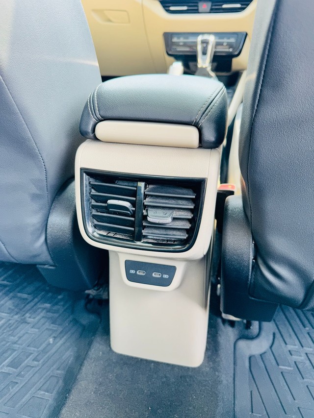 Skoda Slavia 1.0 TSI Style AT BSVI Second-hand 2022 Skoda Slavia 1.0 TSI Style AT BSVI for sale in Surat-11