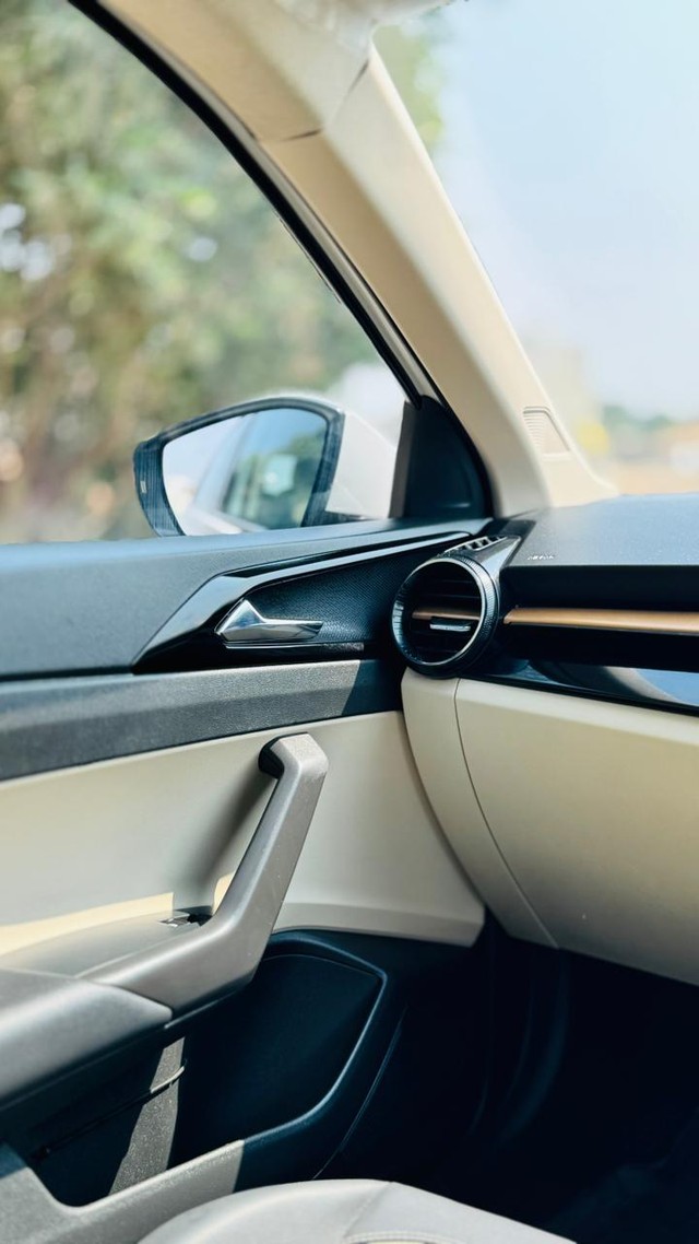 Skoda Slavia 1.0 TSI Style AT BSVI Second-hand 2022 Skoda Slavia 1.0 TSI Style AT BSVI for sale in Surat-13