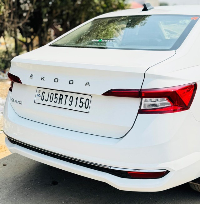 Skoda Slavia 1.0 TSI Style AT BSVI Second-hand 2022 Skoda Slavia 1.0 TSI Style AT BSVI for sale in Surat-5