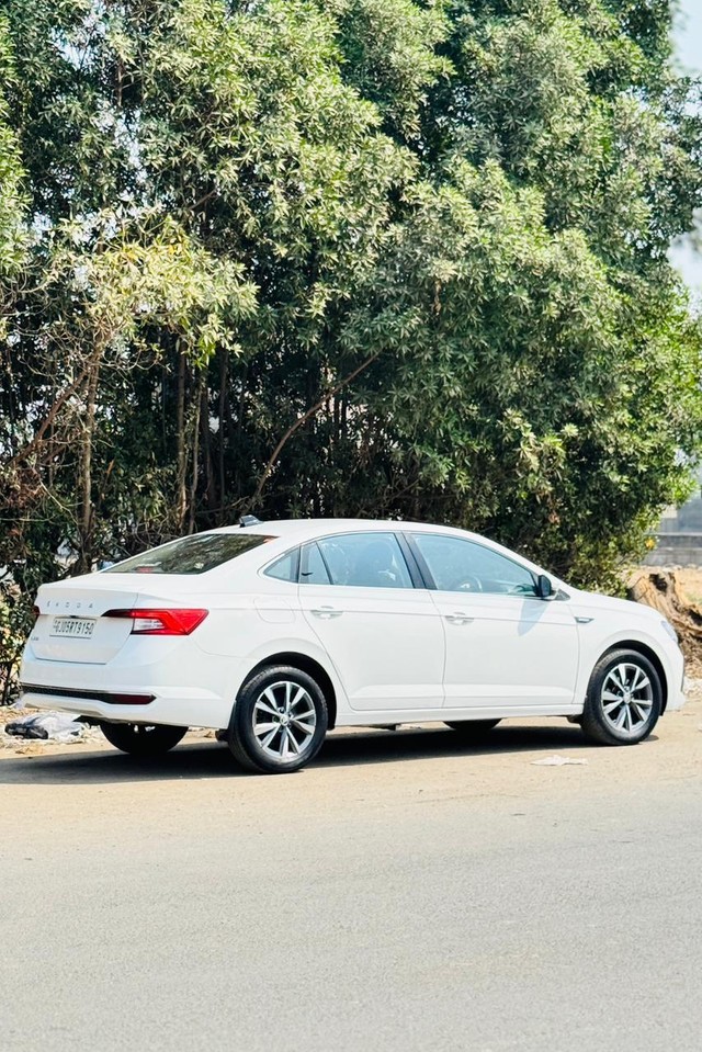Skoda Slavia 1.0 TSI Style AT BSVI Second-hand 2022 Skoda Slavia 1.0 TSI Style AT BSVI for sale in Surat-10