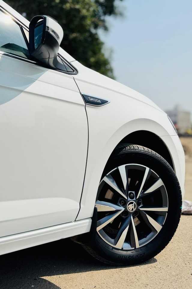 Skoda Slavia 1.0 TSI Style AT BSVI Second-hand 2022 Skoda Slavia 1.0 TSI Style AT BSVI for sale in Surat-7